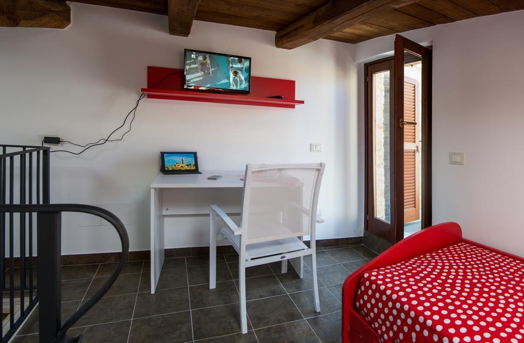 Apartamento La Rocchetta Ripatransone Habitación foto